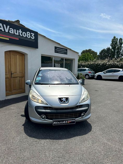 PEUGEOT 207 2006 1.6i 110cv distribution ok / premiere main 