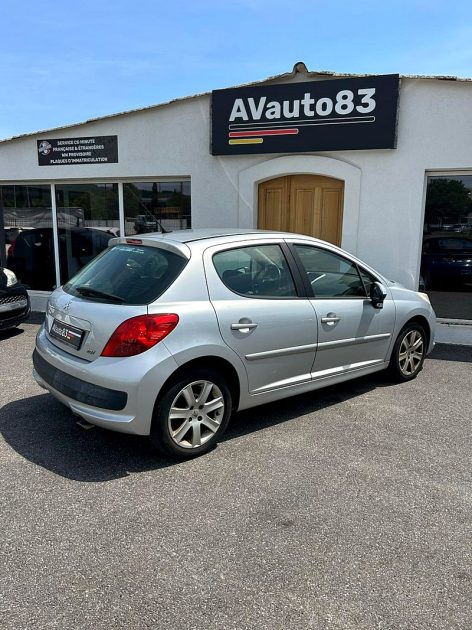 PEUGEOT 207 2006 1.6i 110cv distribution ok / premiere main 