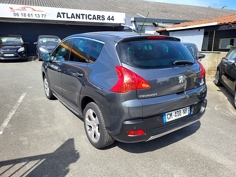 PEUGEOT 3008 Monospace 2012