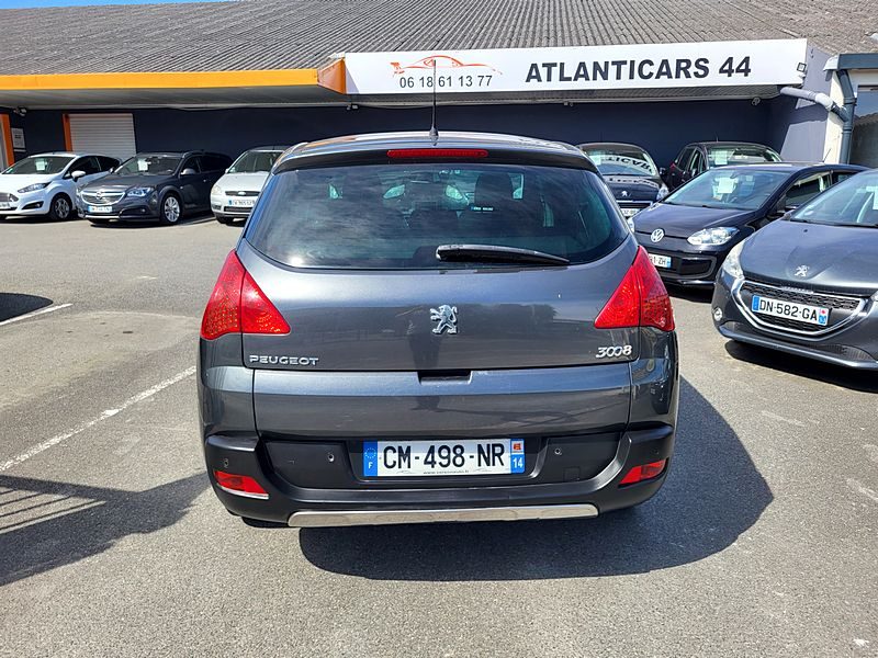 PEUGEOT 3008 Monospace 2012