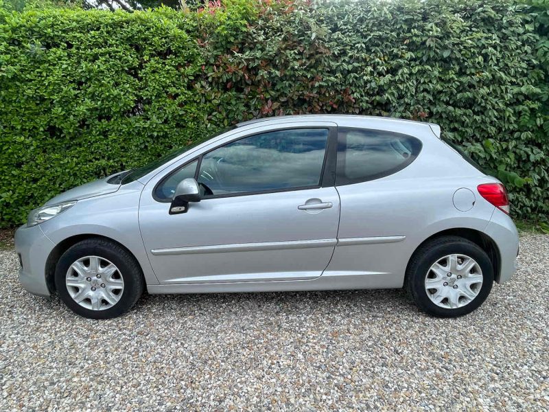 PEUGEOT 207 2013 1.4 73cv