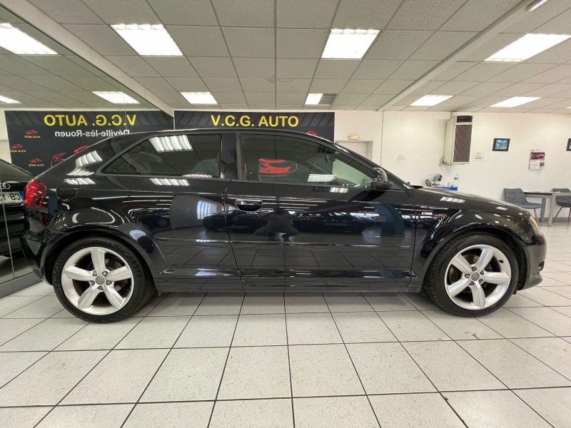 AUDI A3 2.0 TDI 140CH DPF S-LINE