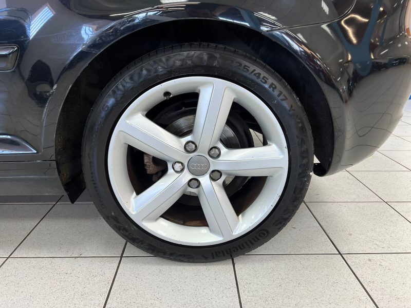 AUDI A3 2.0 TDI 140CH DPF S-LINE