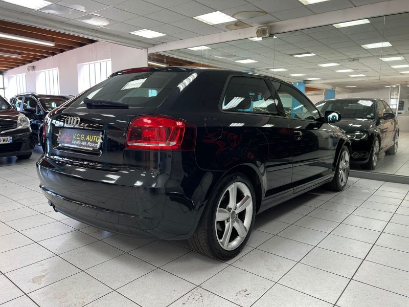 AUDI A3 2.0 TDI 140CH DPF S-LINE