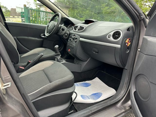 RENAULT CLIO III 2011 - 36455 km