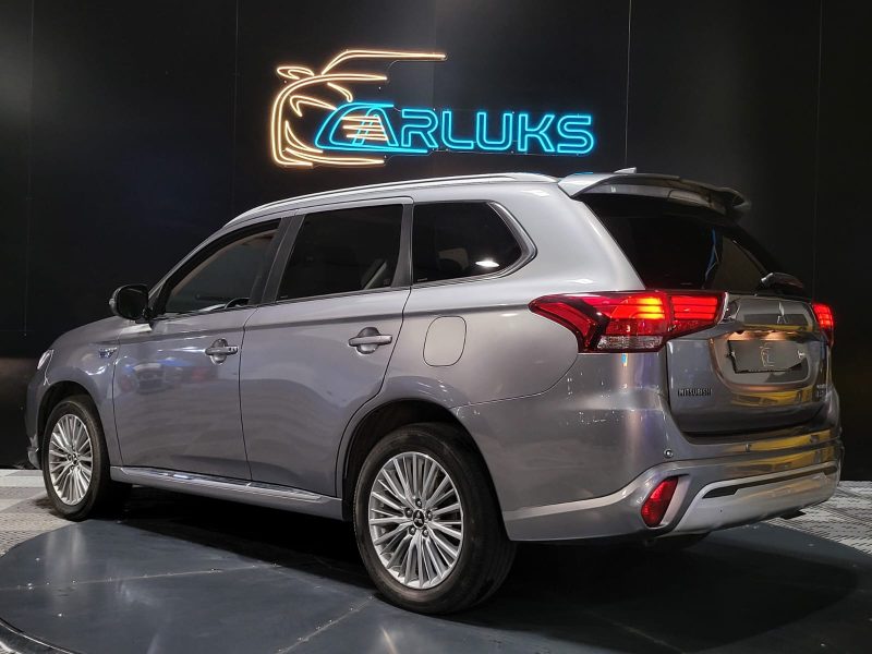 MITSUBISHI OUTLANDER III Hybrid PHEV 2.4 MIVEC 224cv Business 4WD BVA