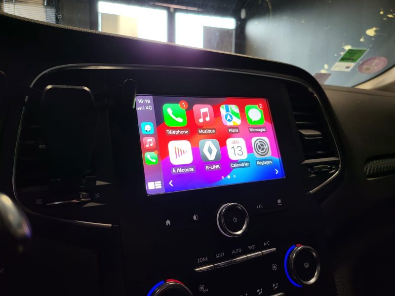 RENAULT Megane 1.3 TCE 140cv LIMITED / CARPLAY+ACCES MAIN LIBRE+VITRE TEINTE/