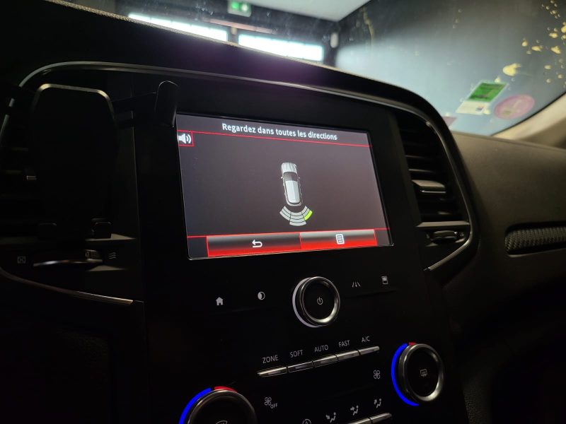 RENAULT Megane 1.3 TCE 140cv LIMITED / CARPLAY+ACCES MAIN LIBRE+VITRE TEINTE/