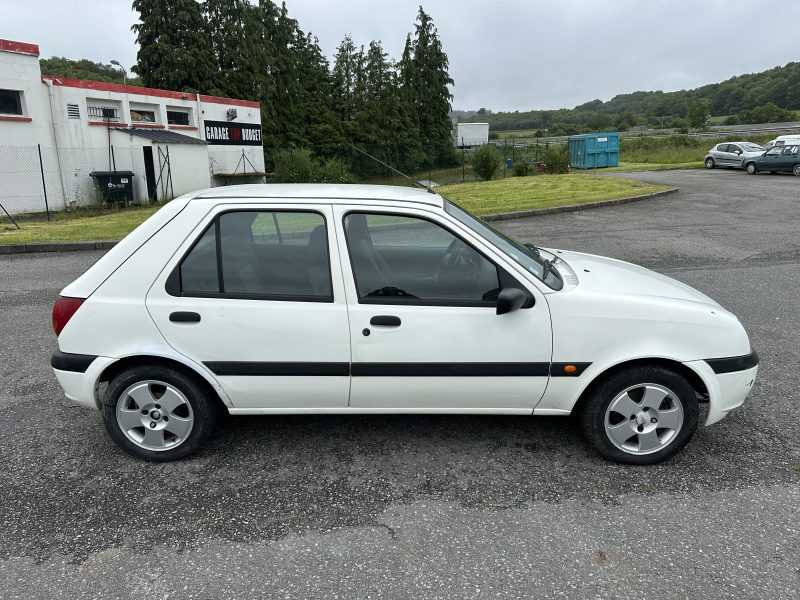 FORD FIESTA 2000