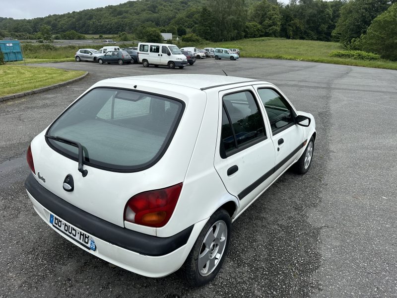 FORD FIESTA 2000