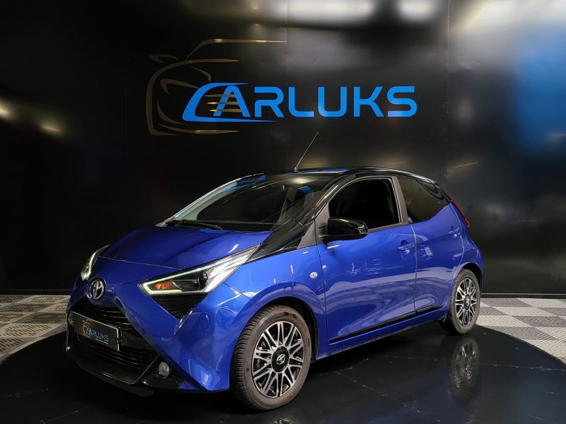 TOYOTA AYGO 1.0 VVTi 72cv X-CLUSIV CARPLAY / CAMERA / KEYLESS / SEMI-CUIR / BI-COLORS