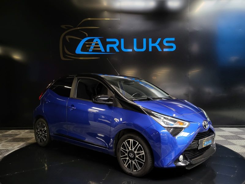 TOYOTA AYGO 1.0 VVTi 72cv X-CLUSIV CARPLAY / CAMERA / KEYLESS / SEMI-CUIR / BI-COLORS