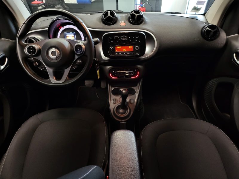 SMART FORTWO (453) 1.0 i 71cv S&S COUPE TWINAMIC PASSION BOITE AUTO / LIMITEUR REGULATEUR / BI-COLOR