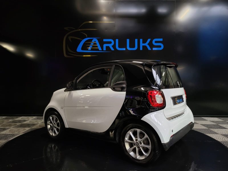 SMART FORTWO (453) 1.0 i 71cv S&S COUPE TWINAMIC PASSION BOITE AUTO / LIMITEUR REGULATEUR / BI-COLOR