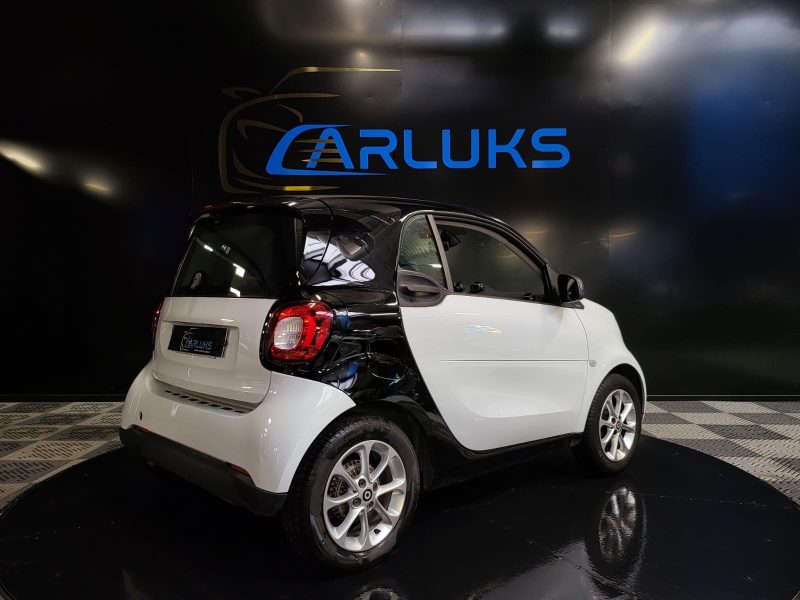 SMART FORTWO (453) 1.0 i 71cv S&S COUPE TWINAMIC PASSION BOITE AUTO / LIMITEUR REGULATEUR / BI-COLOR