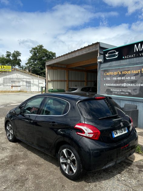 PEUGEOT 208 ALLURE 2012