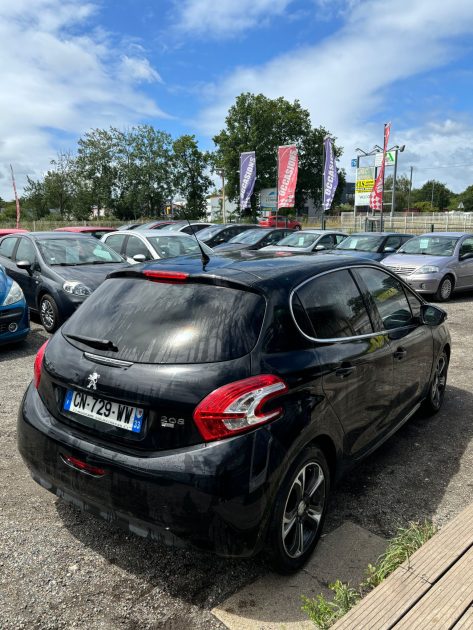 PEUGEOT 208 ALLURE 2012