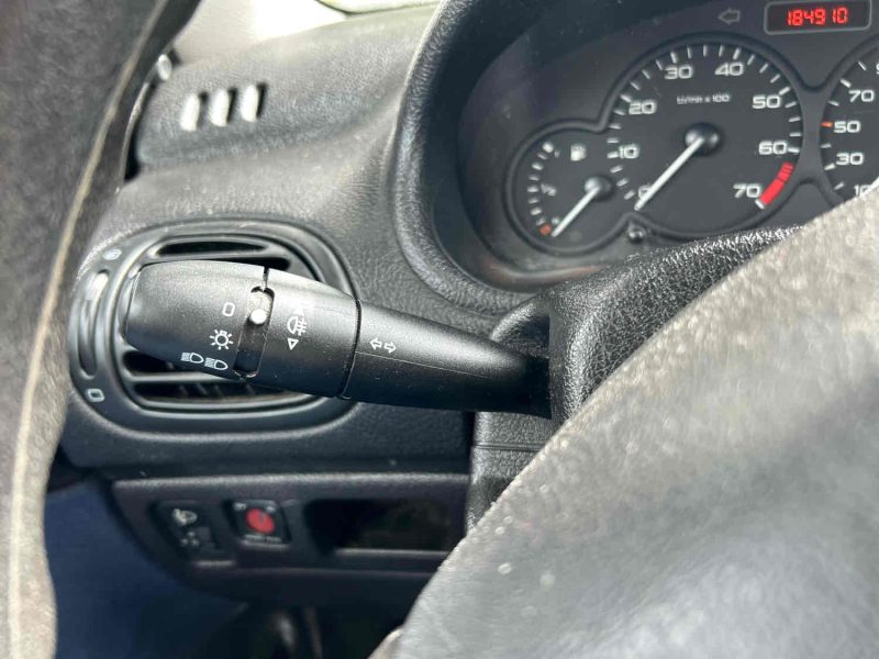 PEUGEOT 206 2003