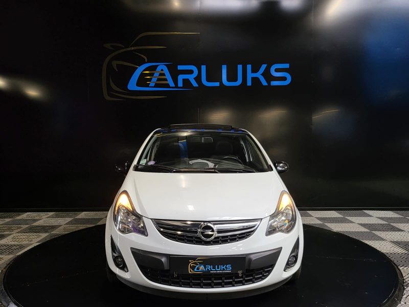 OPEL CORSA D 1.4 TURBO 120cv COSMO PACK BLACK EDITION S&S TOIT OUVRANT / GPS / RADARS DE RECUL