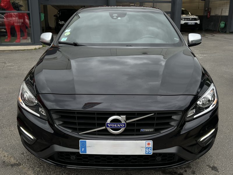 VOLVO S60 II D4 R-DESIGN SPORT 2.0 5 CYLINDRES 163 Cv BOITE AUTO / EXCELLENT ETAT - GARANTIE 1 AN