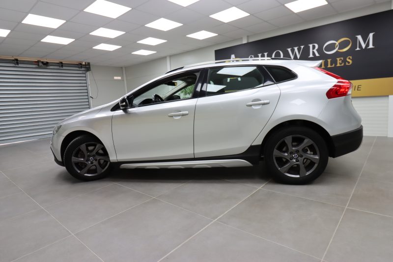 VOLVO V40 Cross Country 2015