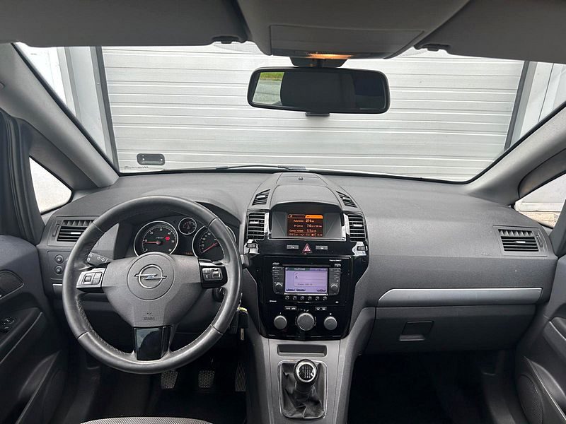 OPEL ZAFIRA 2012