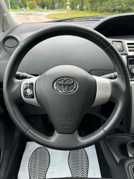 TOYOTA YARIS 2008