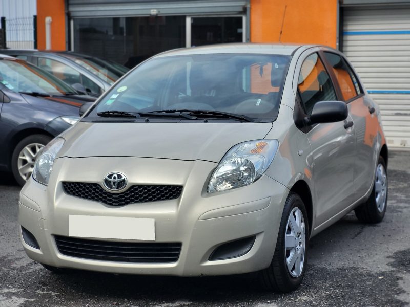 TOYOTA YARIS 2011