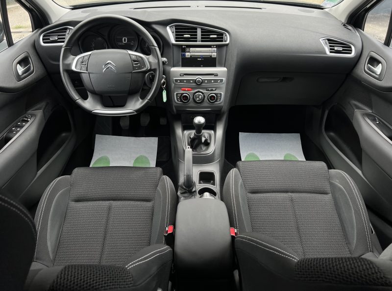 CITROEN C4 II PHASE 2 FEEL 1.2 110 PREMIERE MAIN 10 100 Kms ECRAN BLUETOOTH CRIT AIR 1 Garantie 1 an