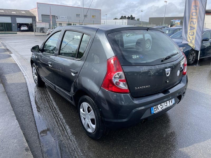 DACIA SANDERO 2011