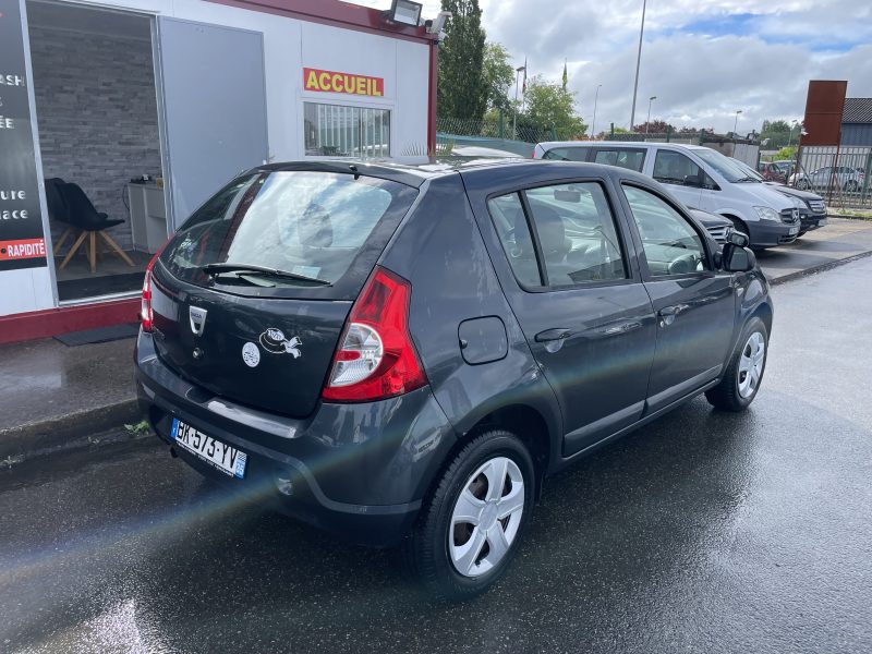 DACIA SANDERO 2011