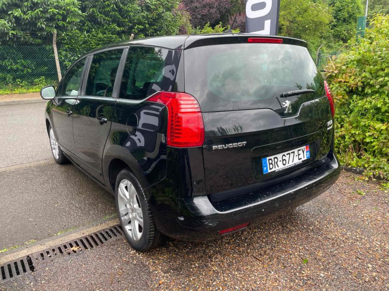 PEUGEOT 5008 1.6HDI 112CV