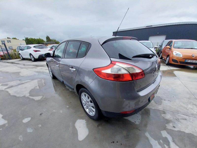 RENAULT MEGANE III 1.9 dCi 130 Privilege