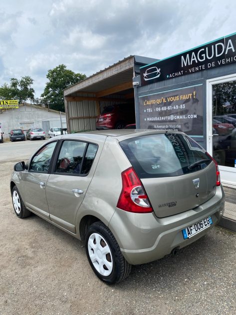 DACIA SANDERO 2009