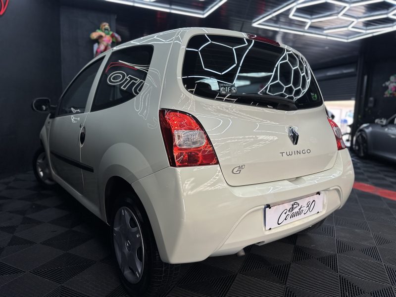 RENAULT TWINGO II 2011