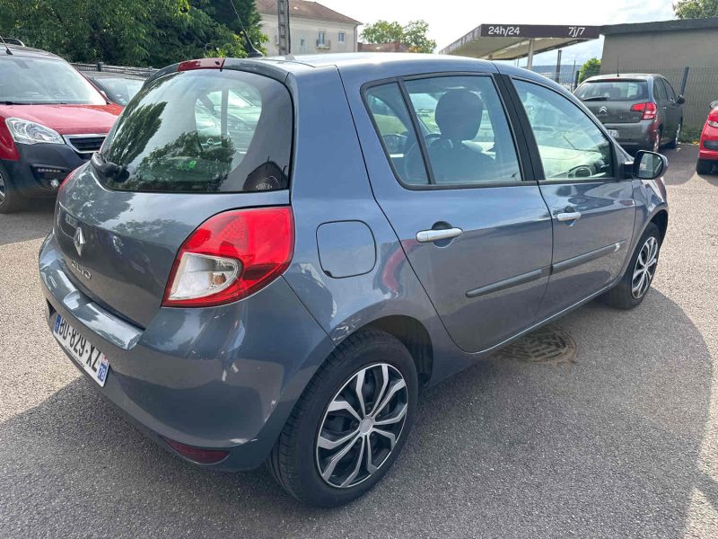 RENAULT CLIO III 2010