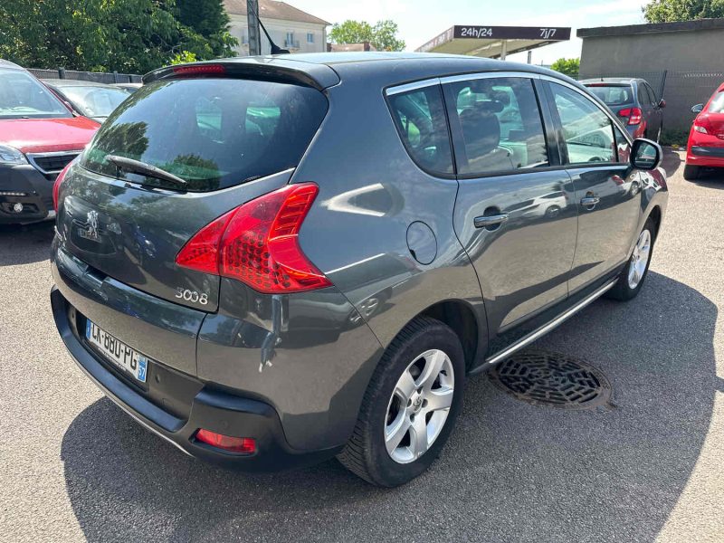 PEUGEOT 3008 2012