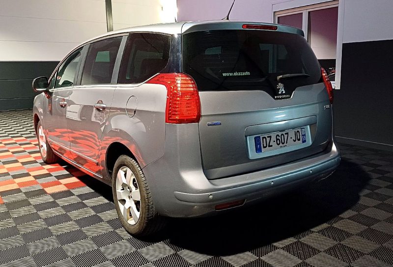 PEUGEOT 5008 2016