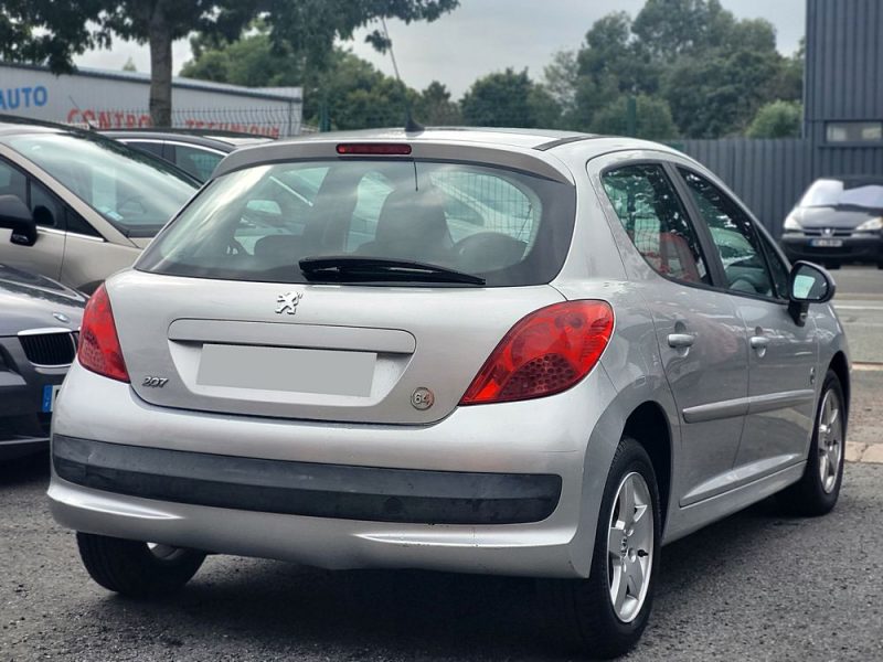 PEUGEOT 207 2009