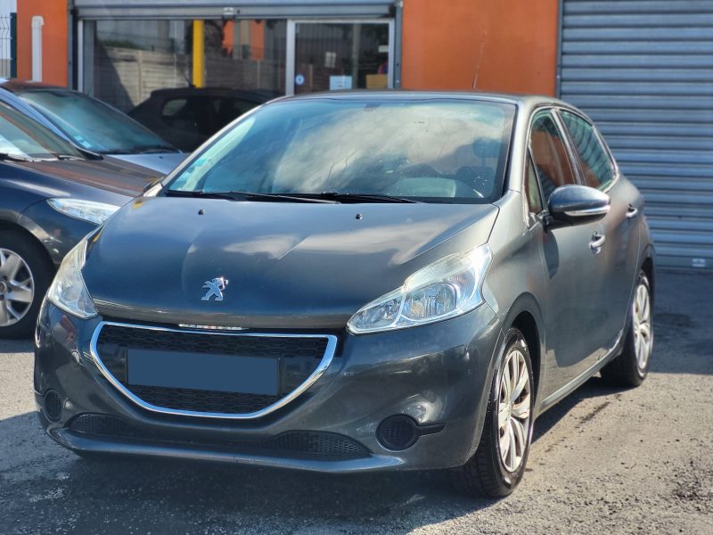 PEUGEOT 208  2013