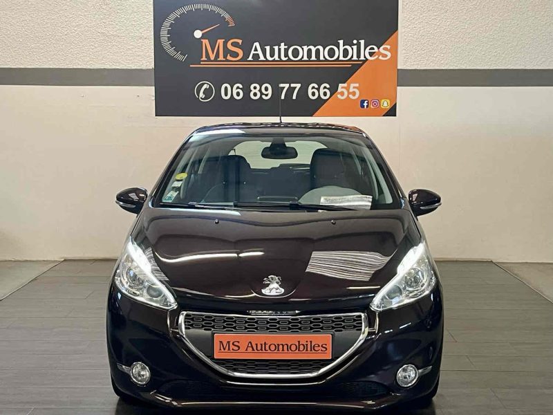 PEUGEOT 208 2012