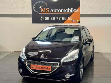 PEUGEOT 208 2012