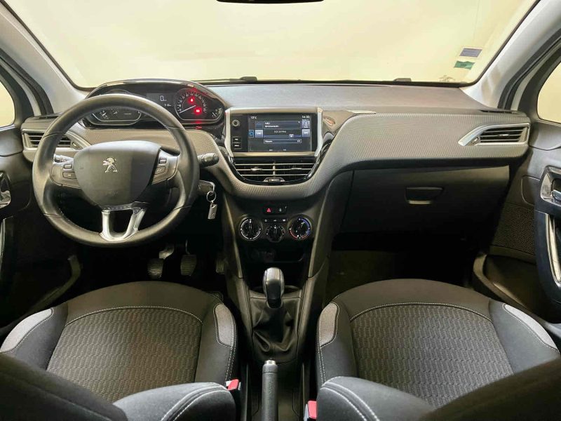 PEUGEOT 208 2016