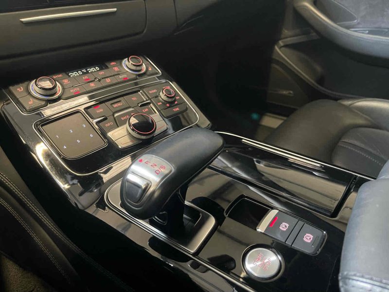 AUDI A8  2014