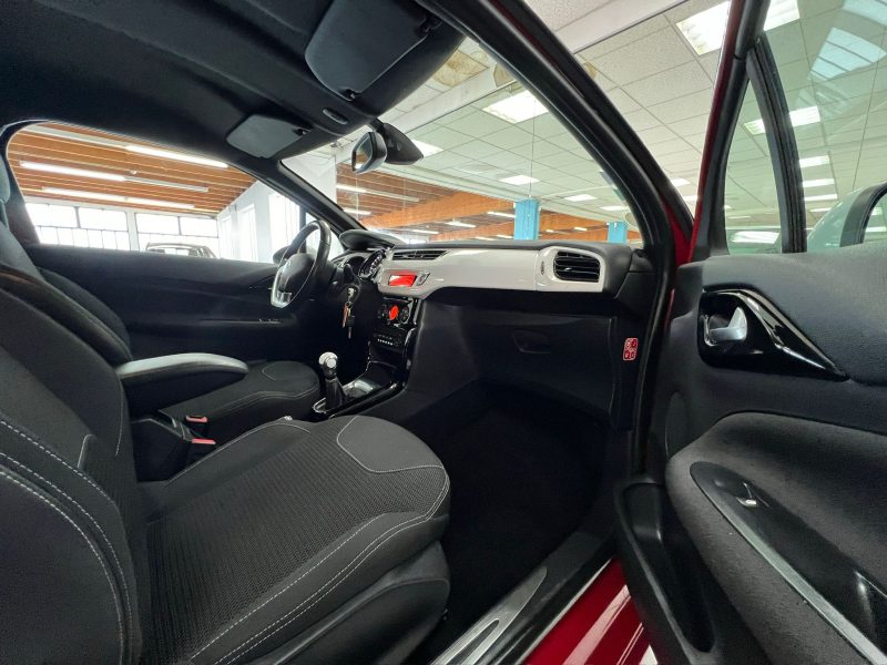 CITROEN DS3 1.6 HDi 90CH SO CHIC