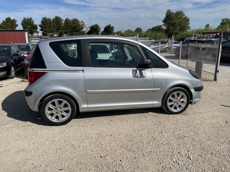 PEUGEOT 1007 2005