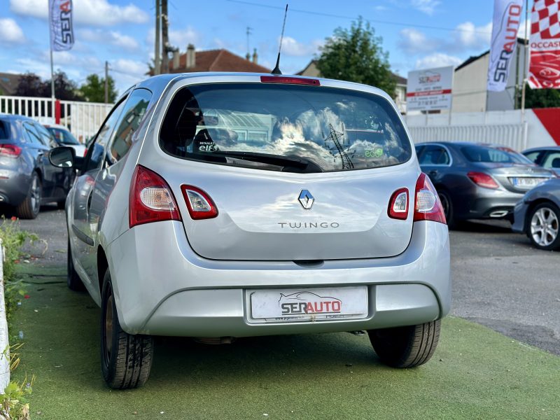 RENAULT TWINGO II 2013