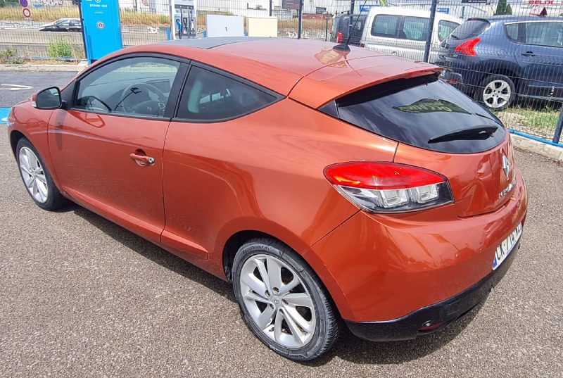 RENAULT MEGANE III Coupé 2012