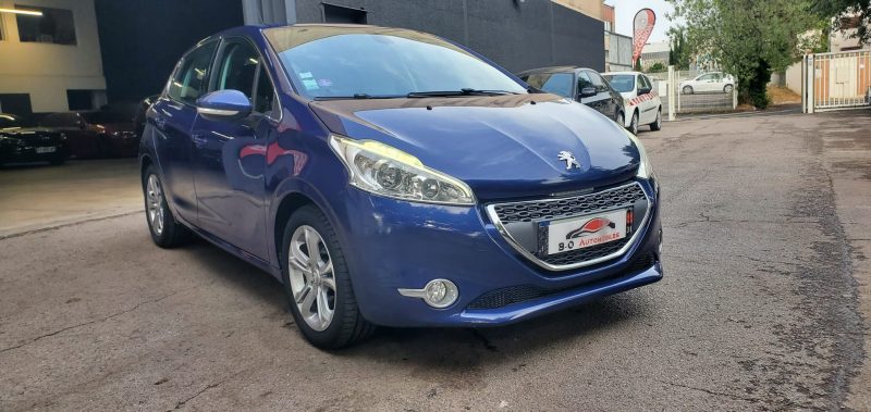 Peugeot 208 1.2l 82 cv Allure, *Crit'Air 1*,  *Feux LED*, *GPS*