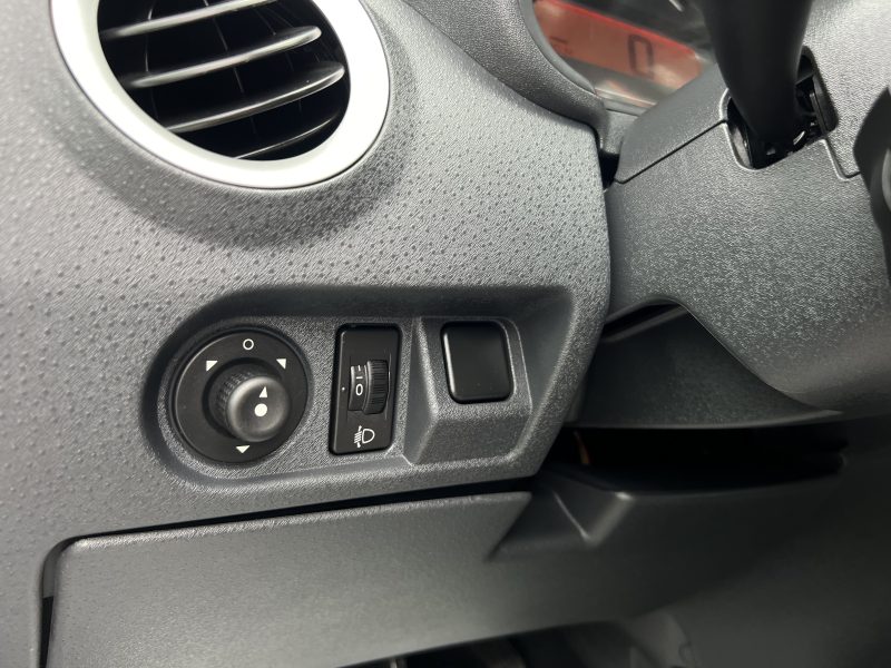 CITROEN C3 PHASE 2 EXCLUSIVE 1.6 HDI 110 Cv CLIMATISATION BLUETOOTH REGULATEUR 5 Pts - GARANTIE 1 AN